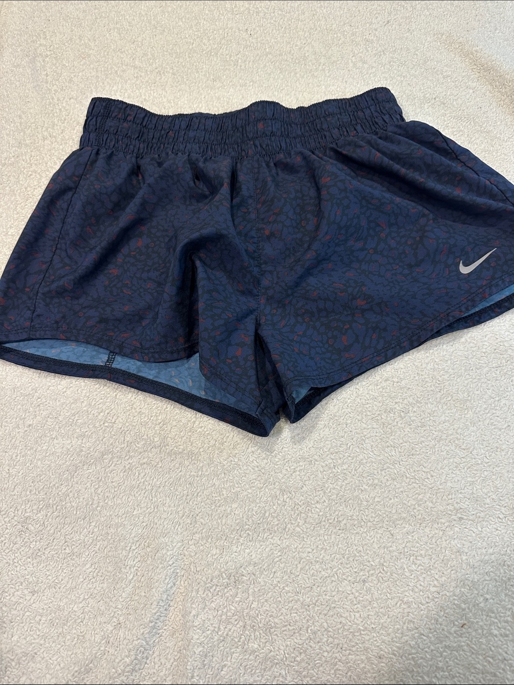 Nike Women's Navy & Maroon Patterned Athletic Shorts